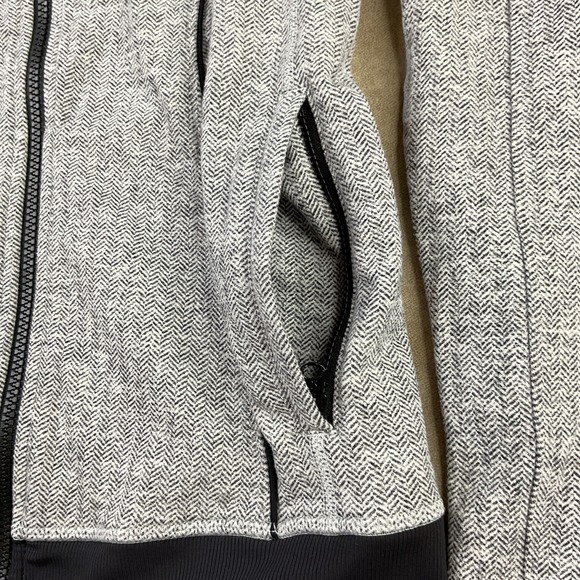 Lululemon Asana Jacket Herringbone Long Sleeve Full Zip Thumb Holes Women Sz 6 - Picture 7 of 9